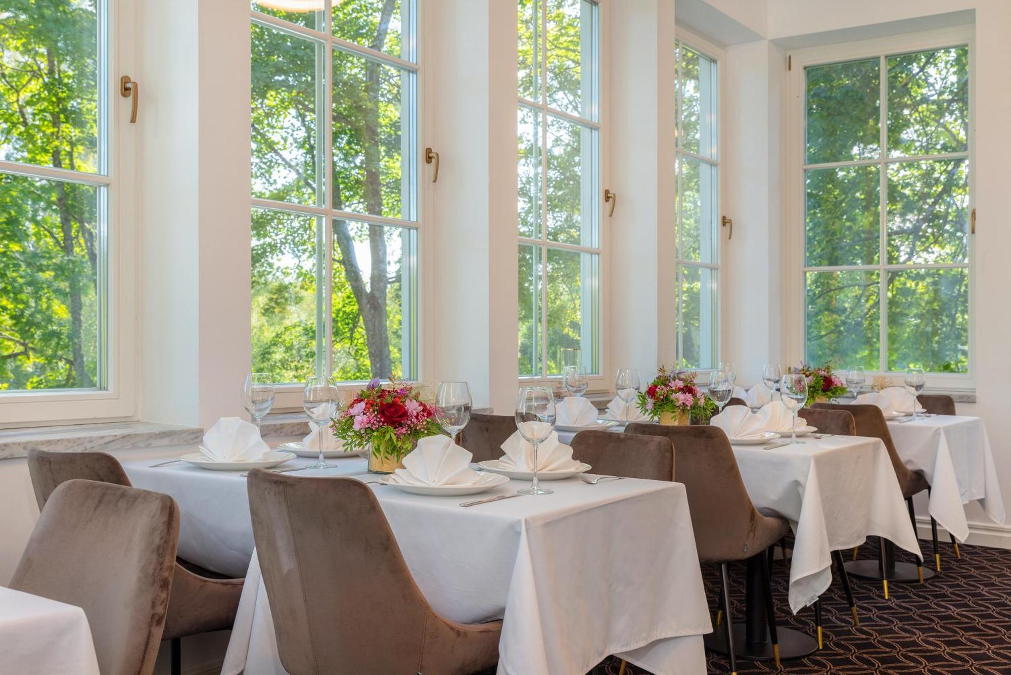 The Manor Sports & Spa Tõrve Екстериор снимка