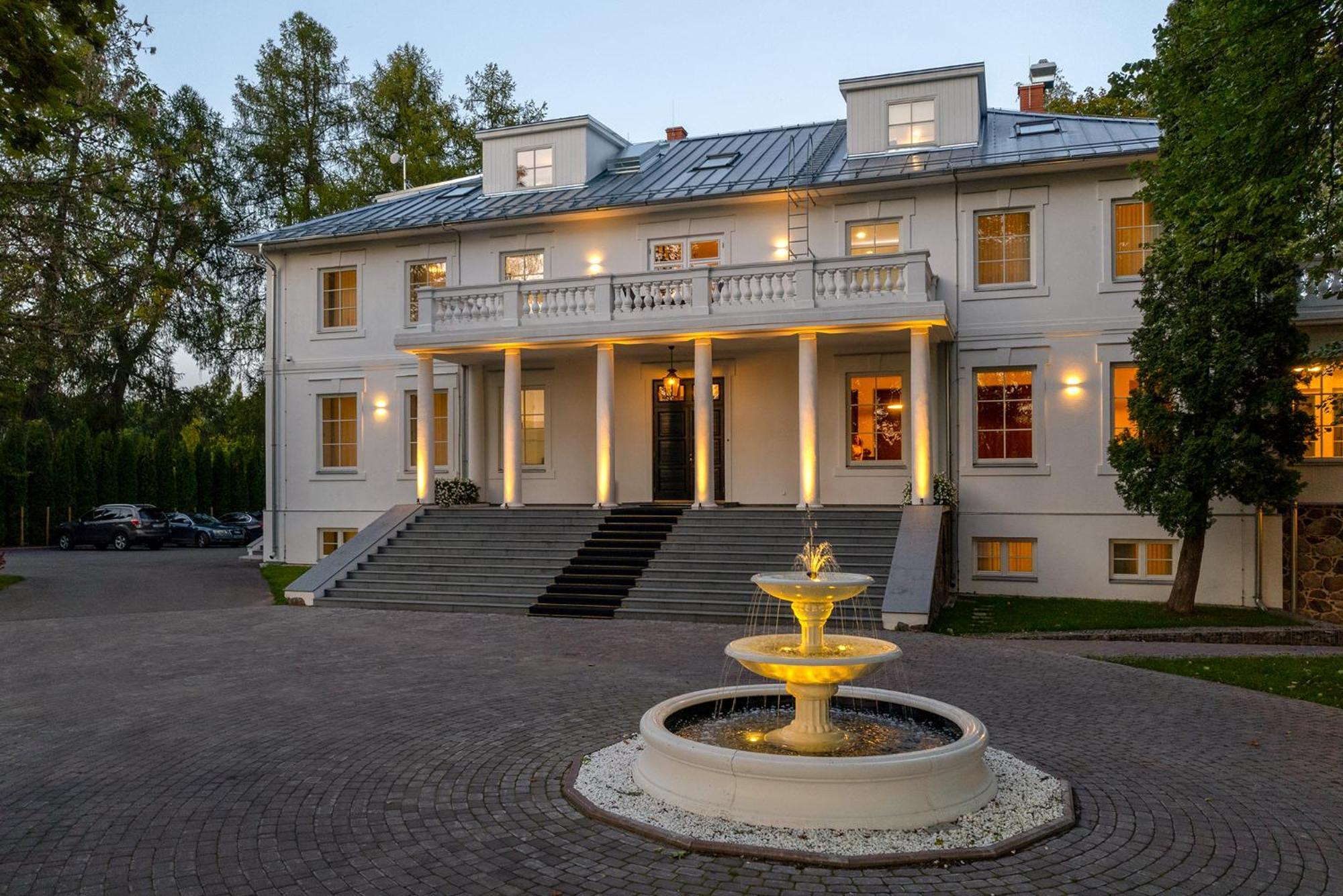 The Manor Sports & Spa Tõrve Екстериор снимка